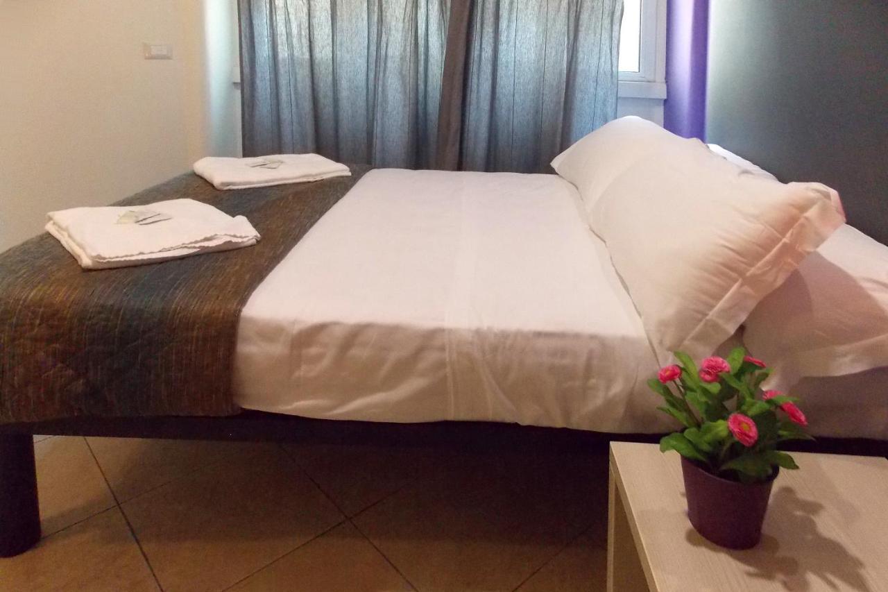 Classic Triple Room,749315585:JPEG